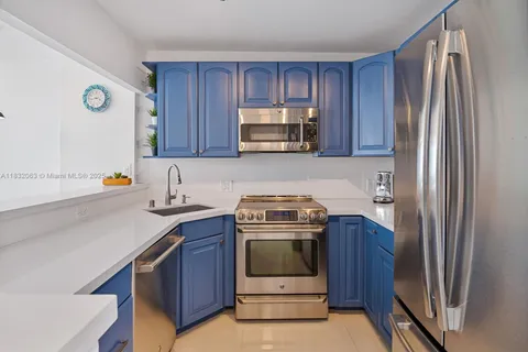 3675 N Country Club Dr # 1705, Aventura FL 33180