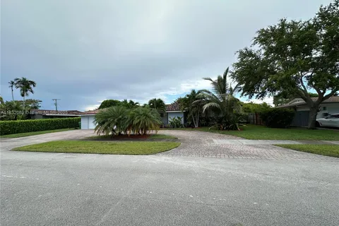 8821 SW 87th St, Miami FL 33173