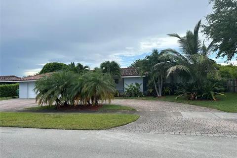 8821 SW 87th St, Miami FL 33173