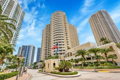 888 Brickell Key Dr # 607, Miami FL 33131