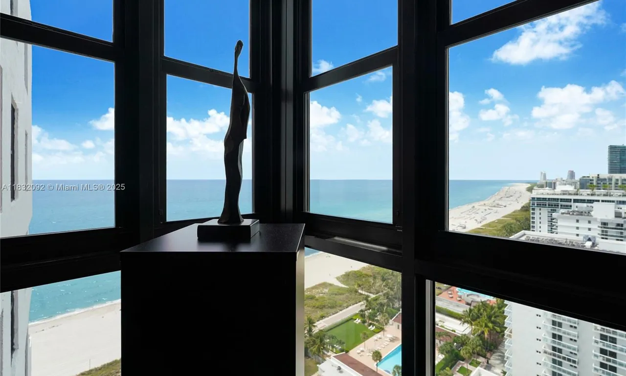 2555 Collins Ave, Miami Beach FL 33140