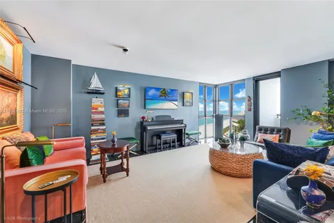 2555 Collins Ave, Miami Beach FL 33140