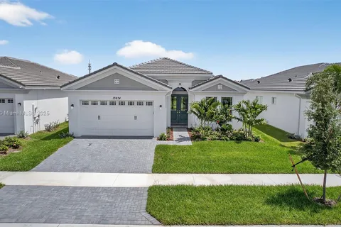 13674 Spruce Pine Dr, Westlake FL 33470
