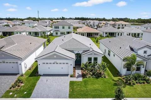 13674 Spruce Pine Dr, Westlake FL 33470