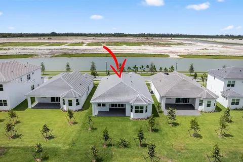 13674 Spruce Pine Dr, Westlake FL 33470