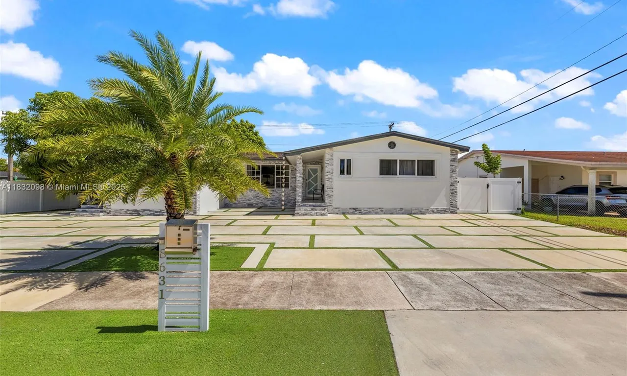 8631 SW 16th Ter, Miami FL 33155