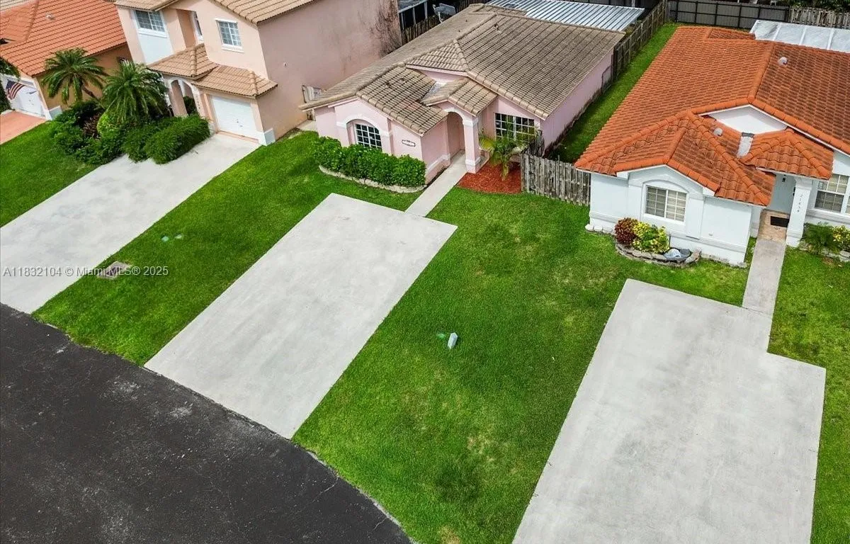 21462 SW 88th Pl, Cutler Bay FL 33189