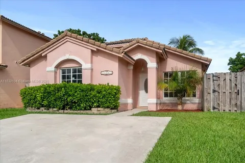 21462 SW 88th Pl, Cutler Bay FL 33189