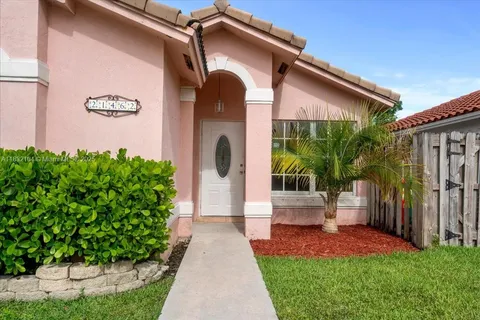 21462 SW 88th Pl, Cutler Bay FL 33189