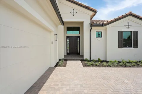 9512 St. Germain Dr, Palm Beach Gardens FL 33412