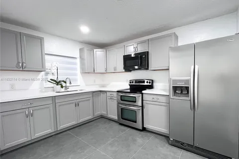 28099 SW 143rd Ct, Homestead FL 33033