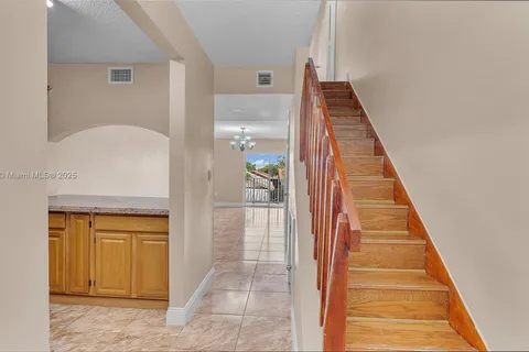 2780 W 76th St # 203, Hialeah FL 33016