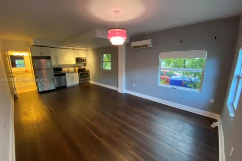 274 NW 32nd St # 1, Miami FL 33127