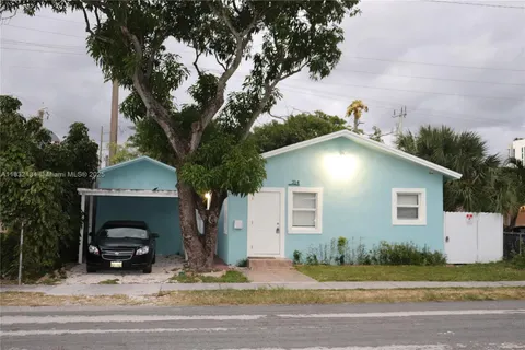 214 SW 2nd Ter, Dania Beach FL 33004