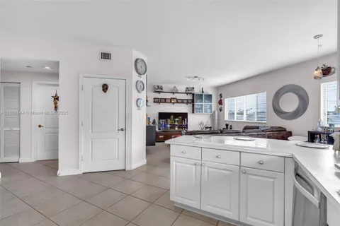 10700 NW 66th St # 308, Doral FL 33178