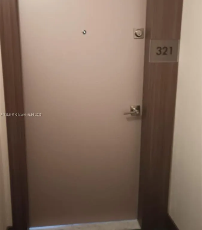 3731 N Country Club Dr # 321, Aventura FL 33180