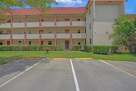 2850 W Sunrise Lakes Dr # 106, Sunrise FL 33322
