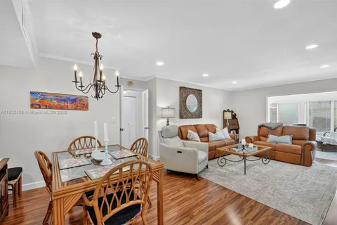 16 Colonial Club Dr # 205, Boynton Beach FL 33435