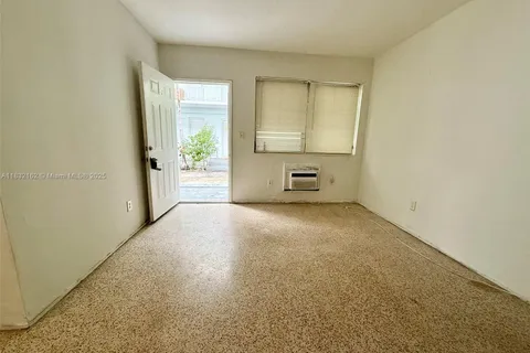 780 81st St # 4, Miami Beach FL 33141
