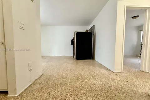 780 81st St # 4, Miami Beach FL 33141