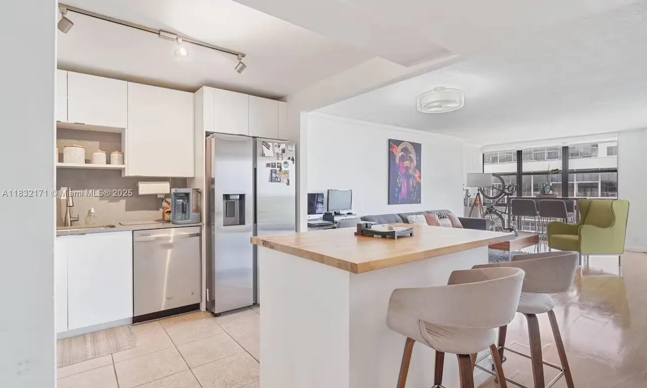 1901 Brickell Ave # B1706, Miami FL 33129