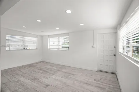 25 SW 14th St # 0, Dania Beach FL 33004