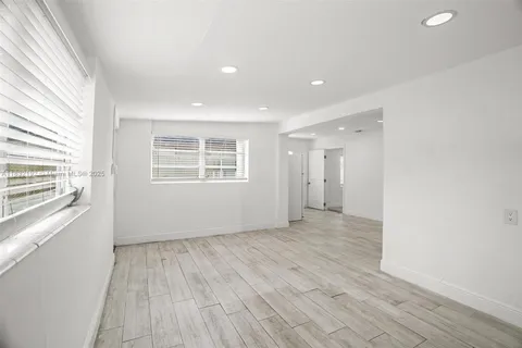 25 SW 14th St # 0, Dania Beach FL 33004