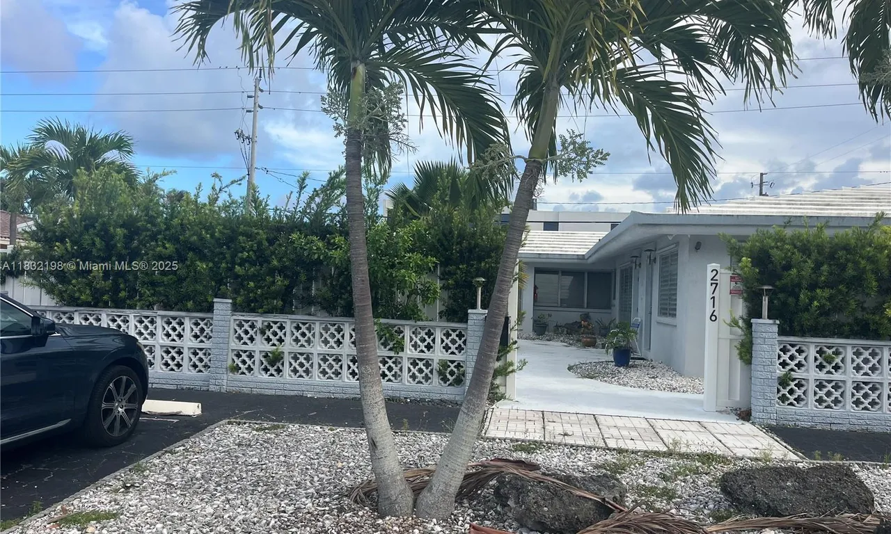 2716 NE 32nd St # 5, Fort Lauderdale FL 33306