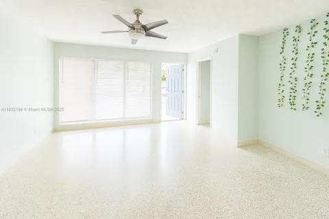 2716 NE 32nd St # 5, Fort Lauderdale FL 33306