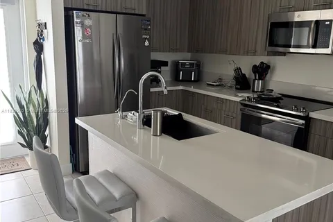 4670 NW 84th Ave # 33, Doral FL 33166