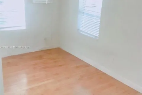 894 80th St # 1, Miami Beach FL 33141