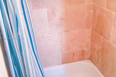 894 80th St # 1, Miami Beach FL 33141
