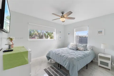 6100 Madison St, Hollywood FL 33023