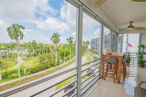 200 Diplomat Pkwy # 519, Hallandale Beach FL 33009