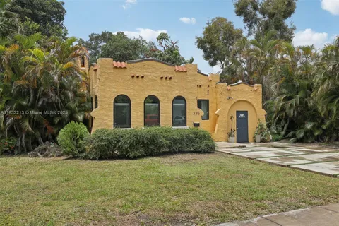 335 NE 127th St, North Miami FL 33161