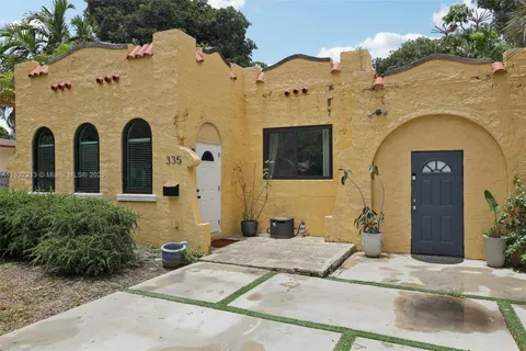 335 NE 127th St, North Miami FL 33161