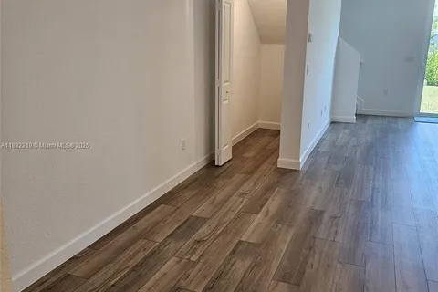 319 SE Crossoak Ln, Port St. Lucie FL 34984