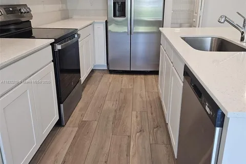 319 SE Crossoak Ln, Port St. Lucie FL 34984