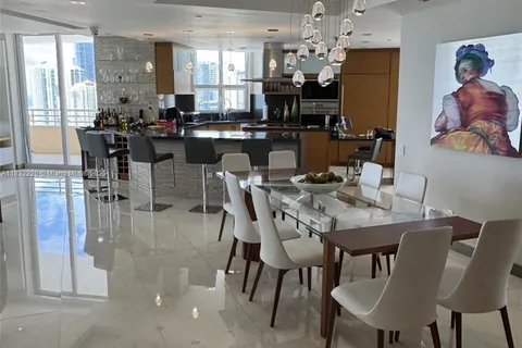 808 Brickell Key Dr # 3208, Miami FL 33131
