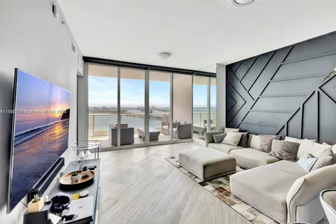 2020 N Bayshore Dr # 3408, Miami FL 33137