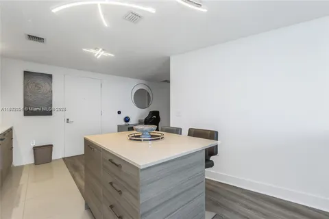 121 NE 34th St # 1614, Miami FL 33137