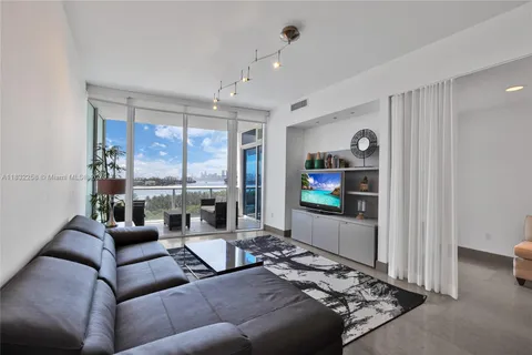 100 S Pointe Dr # 902, Miami Beach FL 33139
