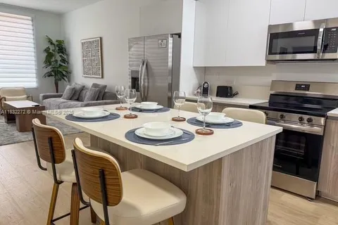 1552 NW 2nd St # 110, Miami FL 33125