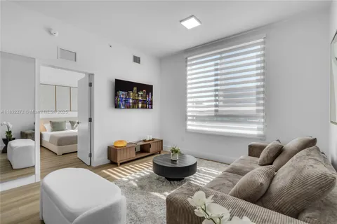1552 NW 2nd St # 110, Miami FL 33125