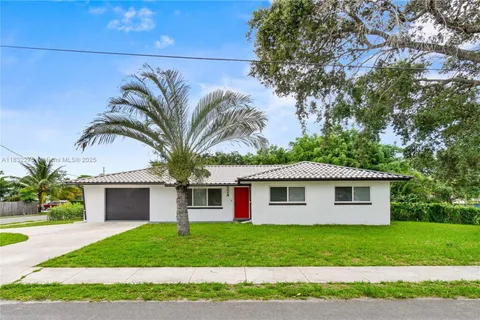 524 NW 7th Ct, Boynton Beach FL 33426
