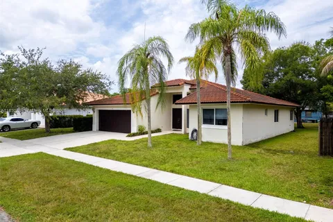 581 SW 169th Way, Weston FL 33326