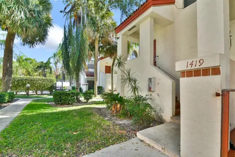 1419 Avon Ln # 216, North Lauderdale FL 33068