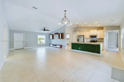 1557 SW Aledo Ln # 1557, Port St. Lucie FL 34953