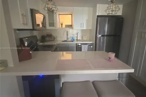 8290 Lake Dr # 538, Doral FL 33166