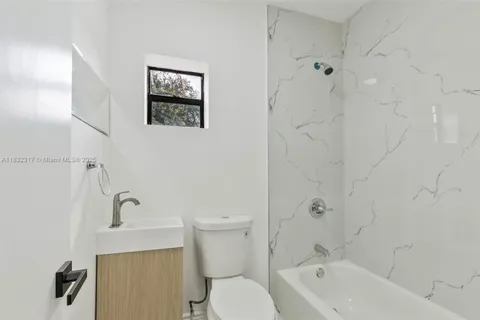 583 NW 47th Ter # R, Miami FL 33127